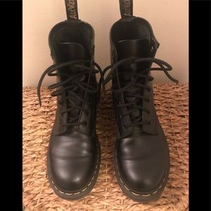 Women’s Black Doc Martens Boots 1460